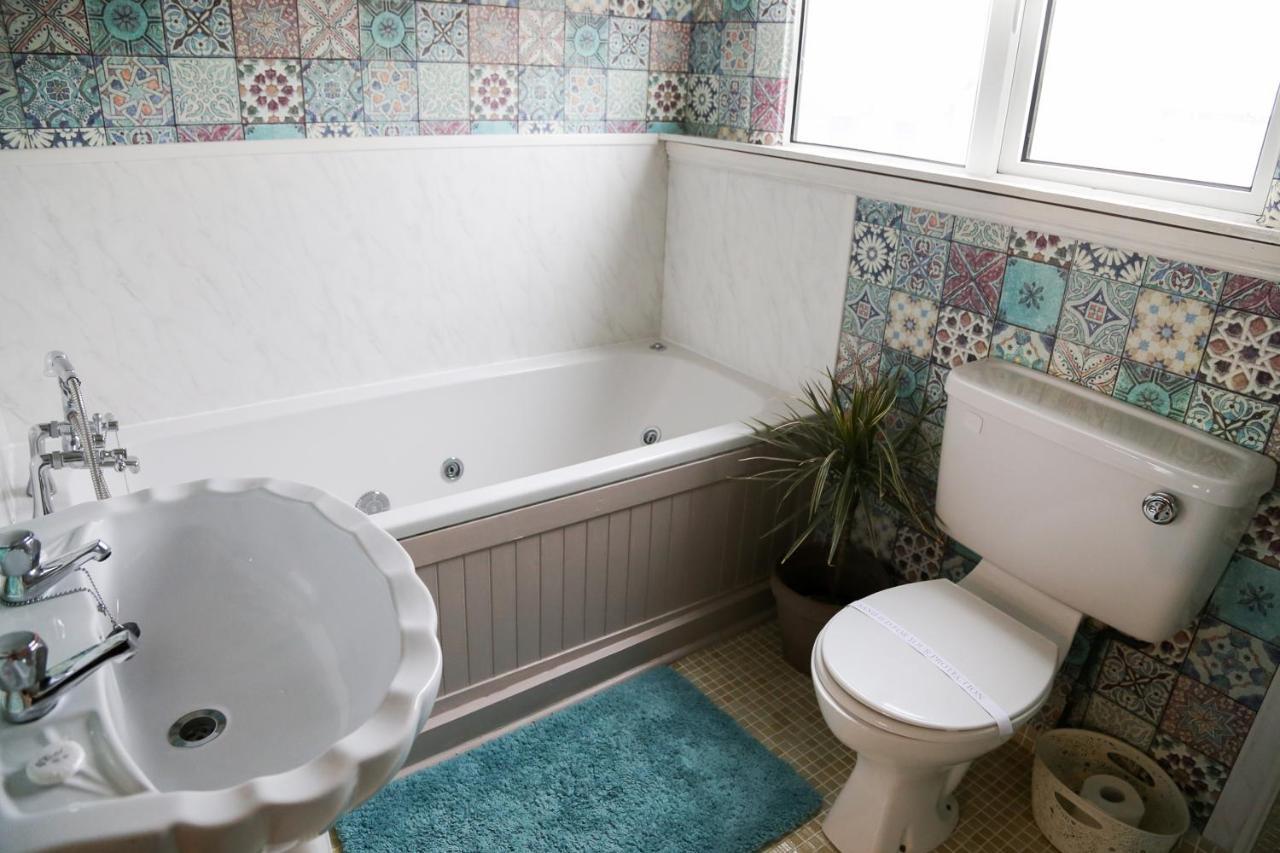 Avarest House Bb Adults Only Портръш Екстериор снимка